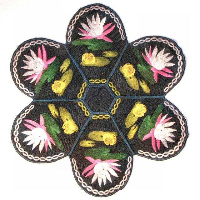 BFC0359   Lace Bowl & Doily Swans and Water Lilies