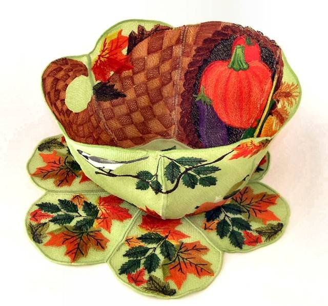 BFC0362  Lace Bowl & Doily Cornucopia