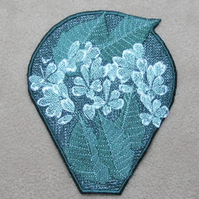BFC0382 Lace Bowl & Doily Poinsettias