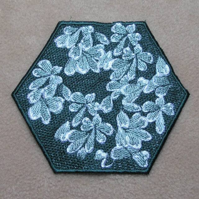 BFC0382 Lace Bowl & Doily Poinsettias
