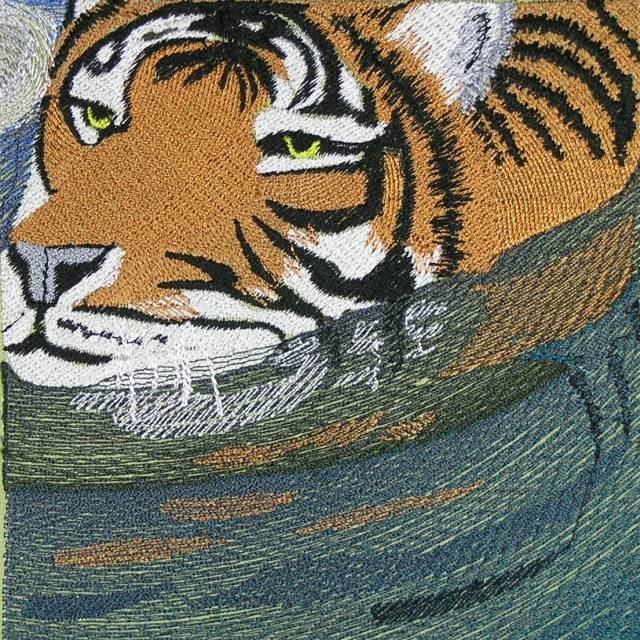 BFC0427 Stained Glass- The Swan and the Tiger