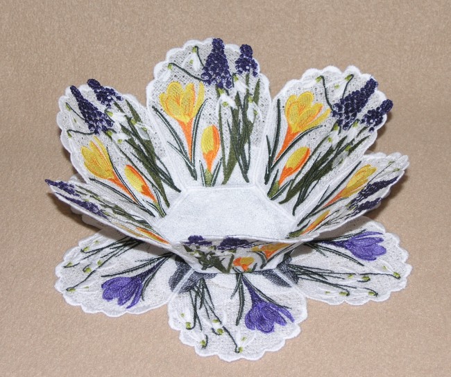 BFC0430 Lace Bowl & Doily - It's Spring