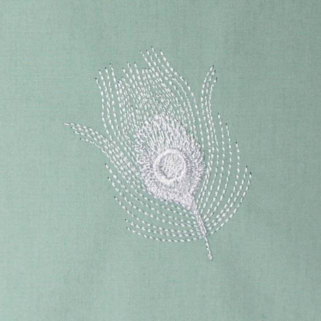 BFC0462 Peacock Feathers