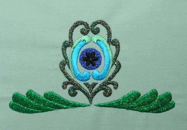 BFC0462 Peacock Feathers