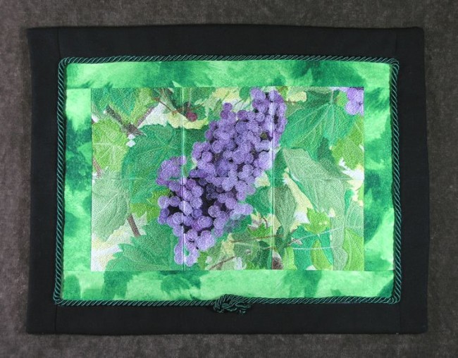 BFC0544 Window - Grapes