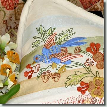 BFC0585 Indonesian Batik Influence