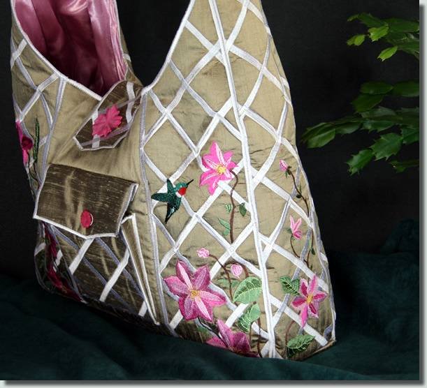 BFC0728 QIH Clematis Trellis Handbag