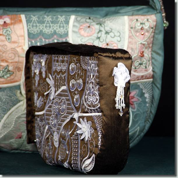 BFC0742 QIH Summer Lace Handbag