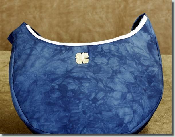 BFC0766 QIH Art Nouveau Hobo Bag