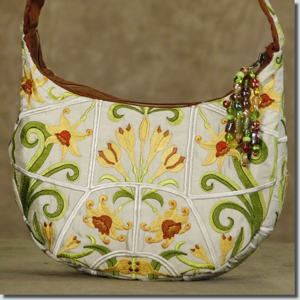 BFC0766 QIH Art Nouveau Hobo Bag