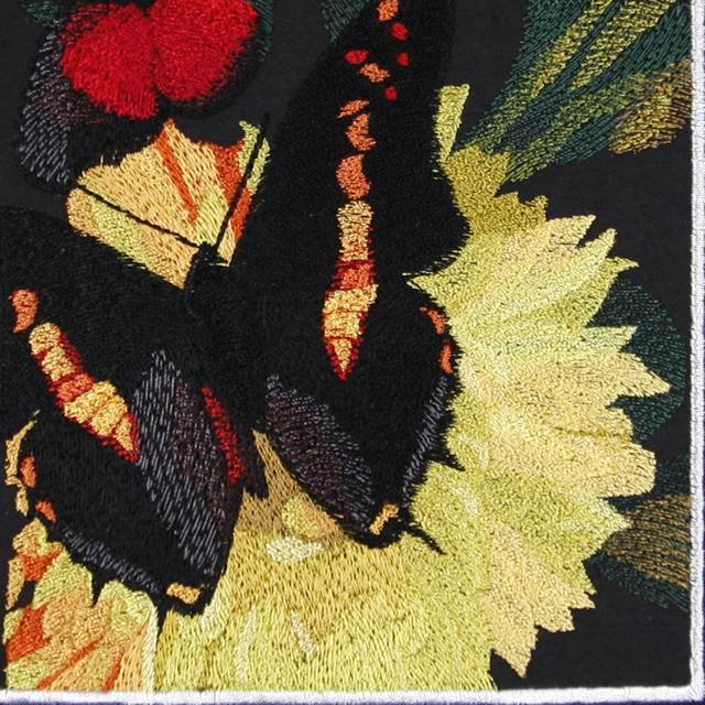 BFC0772 Window-Mums with Butterflies