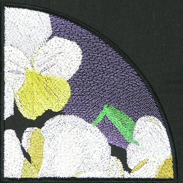 BFC0874  Lily and Pansy in the Round