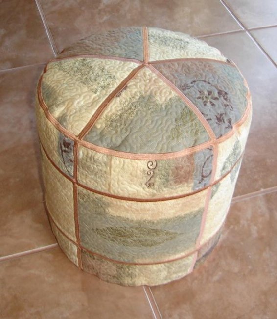 CCQ0196 - Footstool