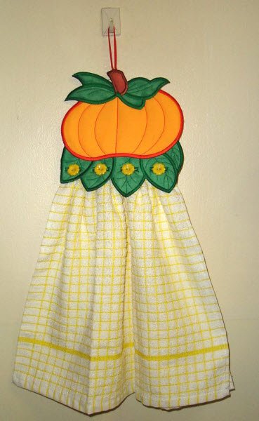 CCQ0215 - Pumpkin Fun Towel Topper and Ornament