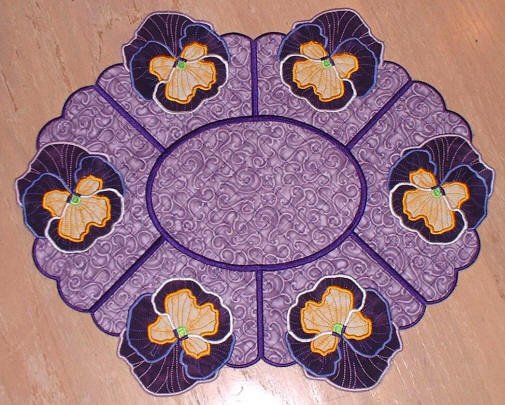 CCQ0104 - Pansy Oval Placemat