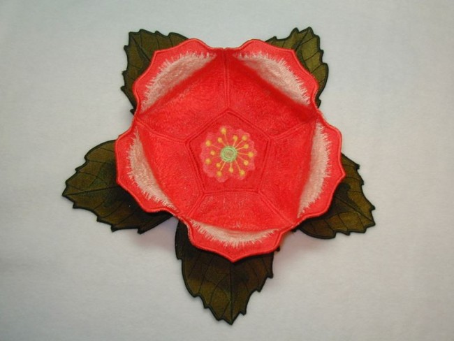 BFC0185 Lace Bowl & Doily - Wild Rose