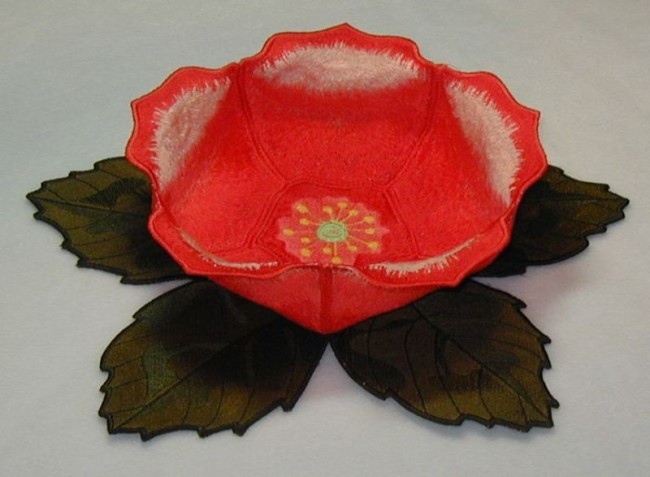 BFC0185 Lace Bowl & Doily - Wild Rose