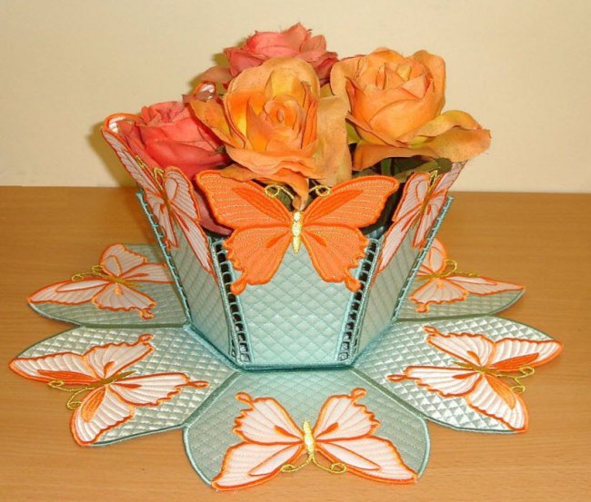 CCQ0024 - Butterfly Basket Doily  Bowl