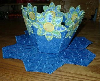 CCQ0034 - Daisy Bowl and Hexagon Doily