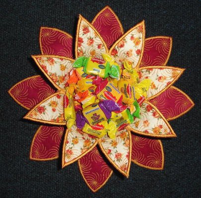 CCQ0303 - Petal Doily and Bowl