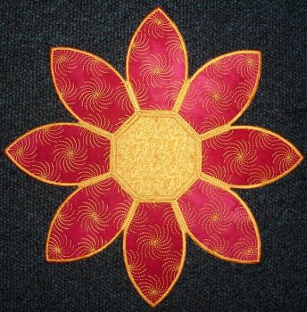 CCQ0303 - Petal Doily and Bowl