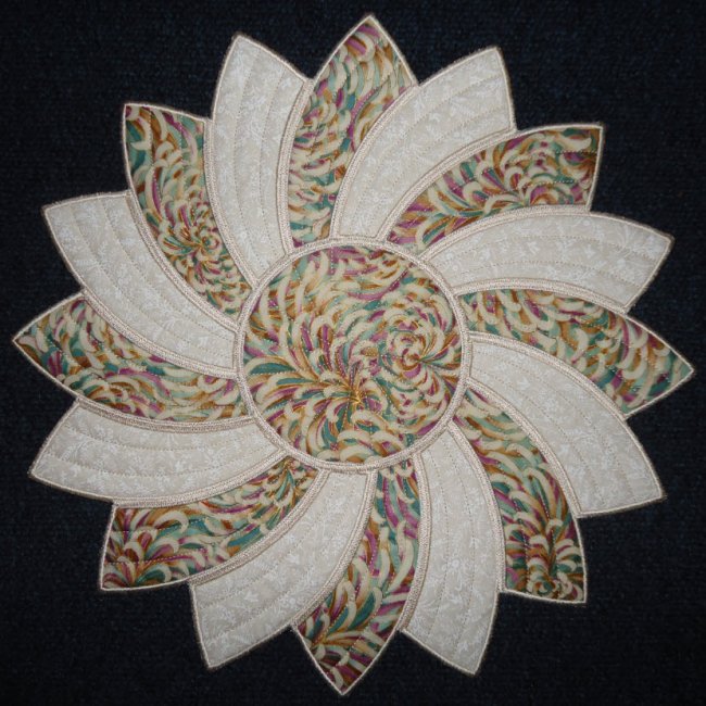 CCQ0483 - 13 inch Spinning Doily