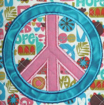 CCQ0604 - Peace Sign Applique